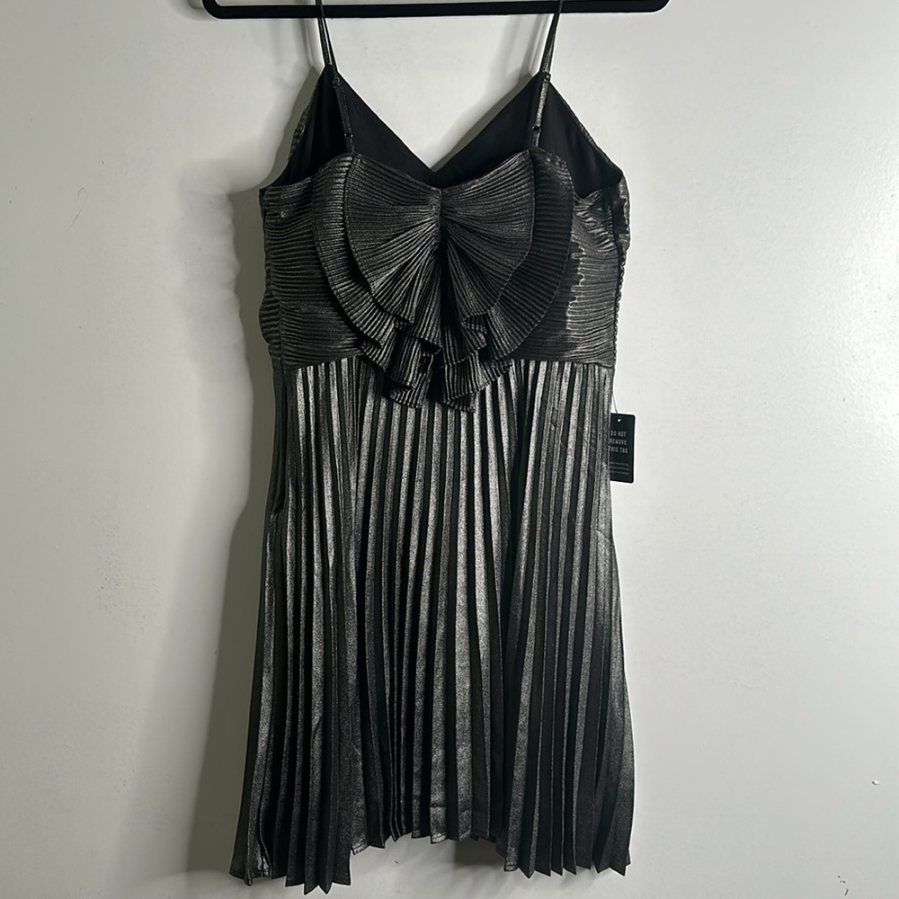 Express now metallic pleated mini dress size medium new - Picture 6 of 12